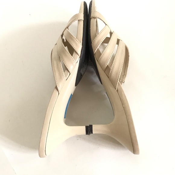 EASY SPIRIT Strappy Kitten Heel Comfort Sandals Slip On Cream Women’s Size 6.5 - Picture 10 of 14